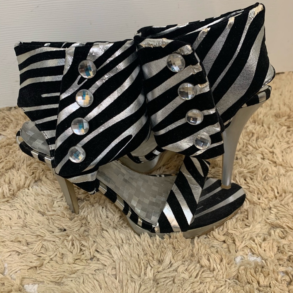 Shoe